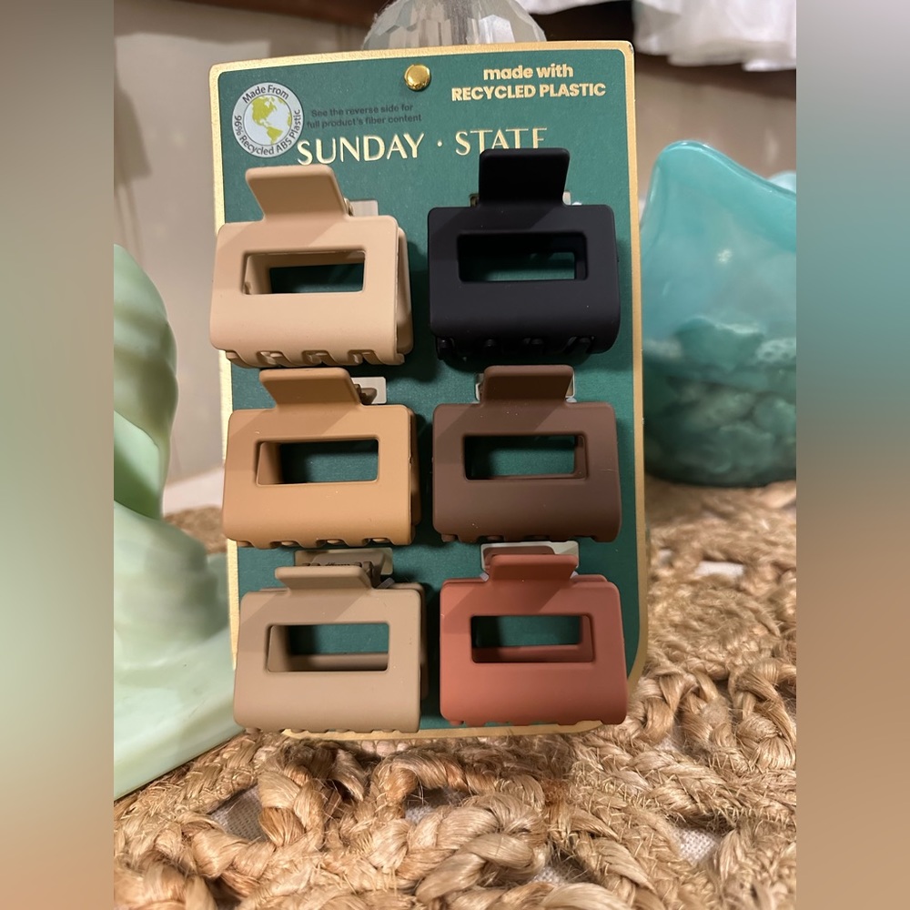 Neutral hair clips